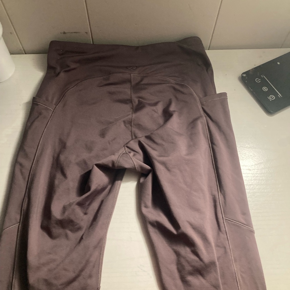 These are nice leggings to wear anywhere.They have pockets. The size is medium.